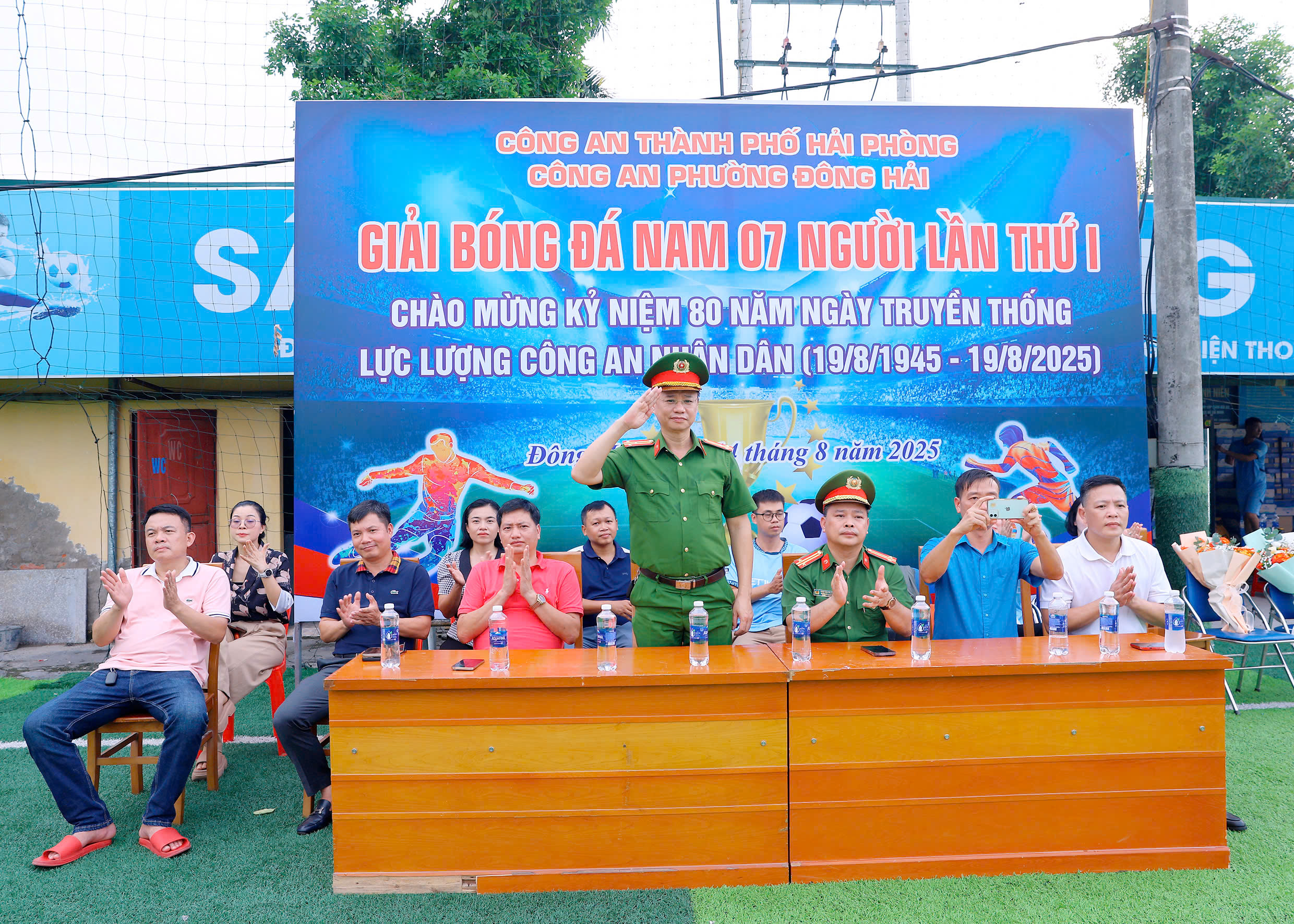 Công an phường Đông Hải: Tổ chức Giải bóng đá nội bộ chào mừng 80 năm Ngày truyền thống CAND